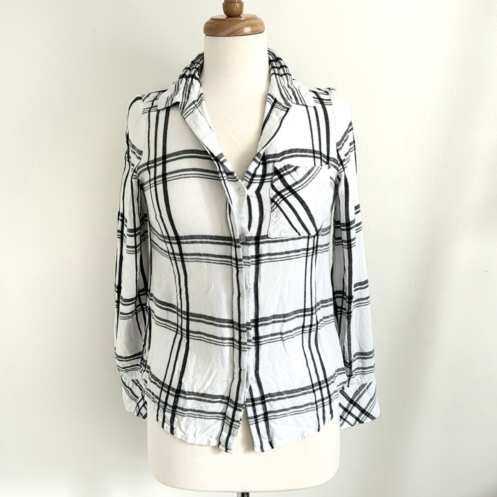 White House Black Market Black and White Flannel Small